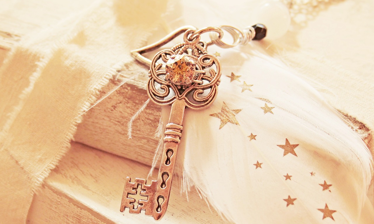key-2471021_1280